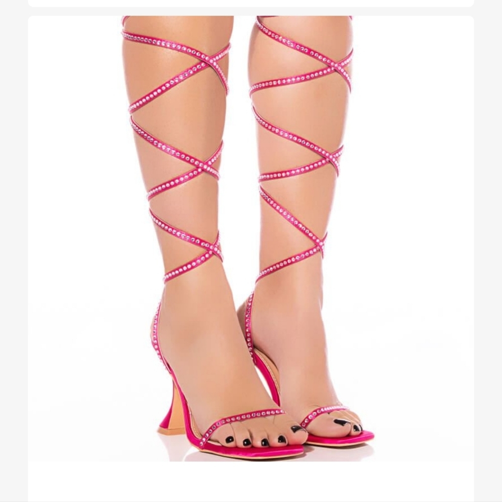 Women's strappy lace up sandal